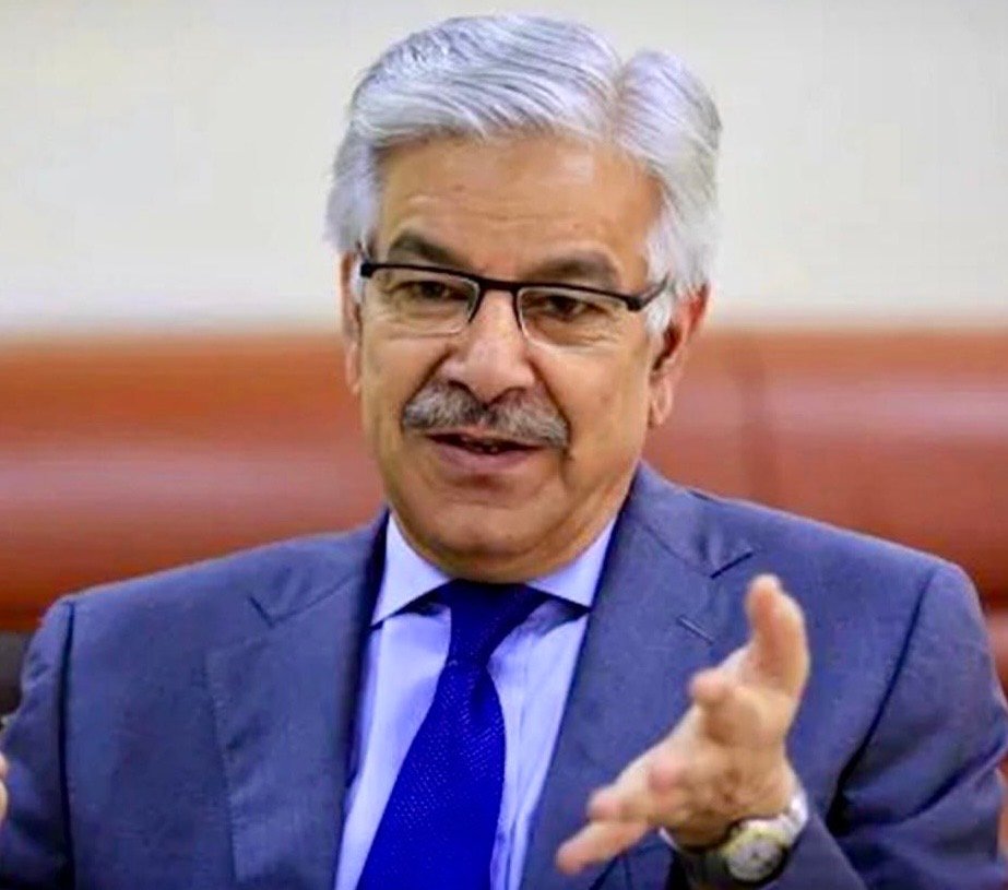 خواجه آصف: حقانی و خانواده&zwnj;اش در زمان جنگ&zwnj;ها مهمان ما بود