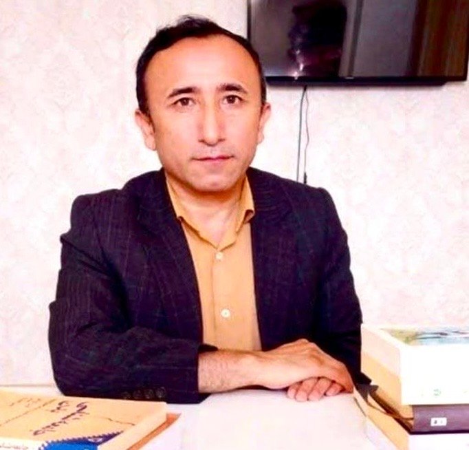 یعقوب یسنا: کتاب&zwnj;های دری وزارت معارف را فارسی&zwnj;گرایان امروزی نوشته&zwnj;اند