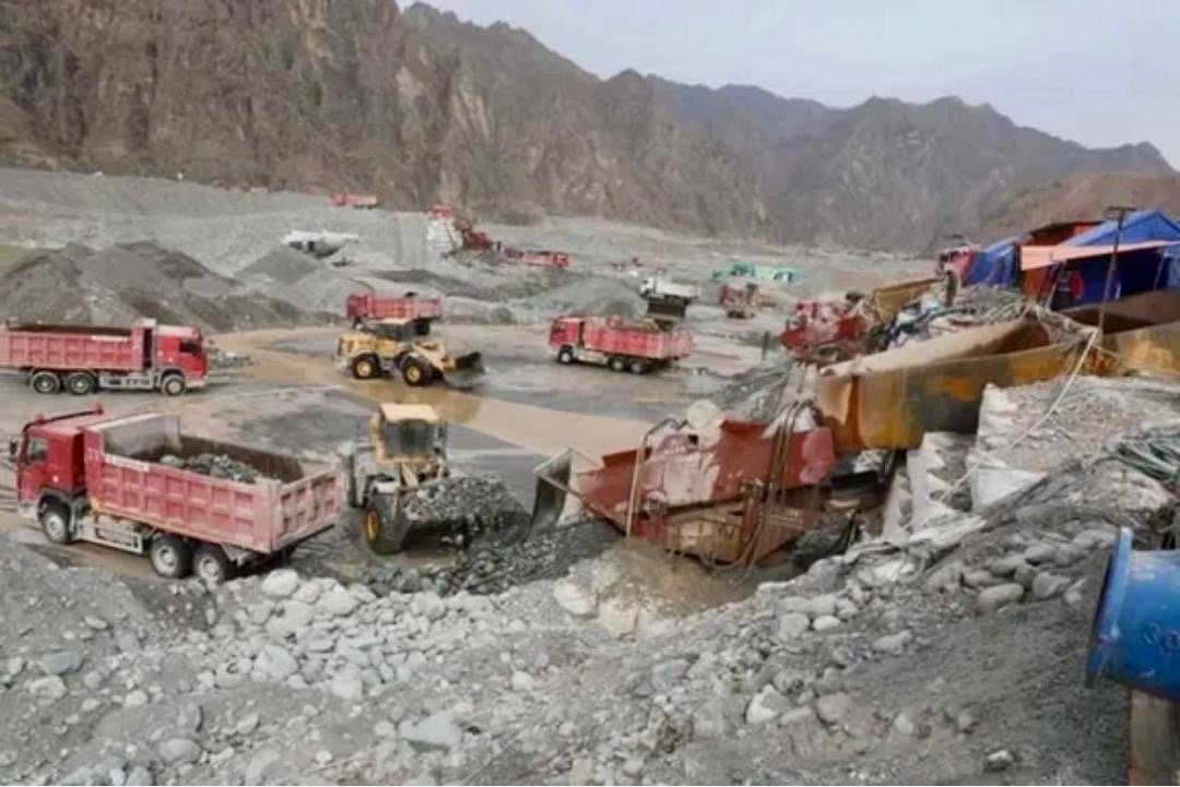 طالبان از آغاز دوباره استخراج طلا در بدخشان خبر دادند