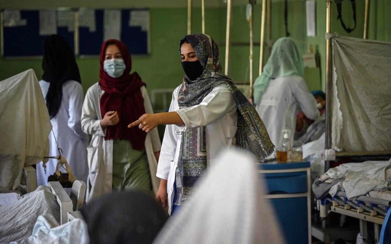 پرسنل شفاخانه بدخشان دو ماه است که حقوقشان را دریافت نکرده&zwnj;اند