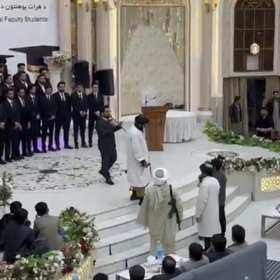 &laquo;طالبان با اسلحه به مراسم فراغت دانشجویان پزشکی هرات حمله کرد و نکتایی&zwnj;های&zwnj;شان را باز کرد&raquo;