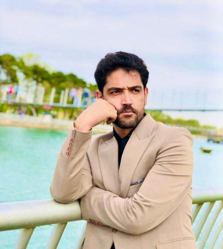 فراز حماسه، فرود خیانت