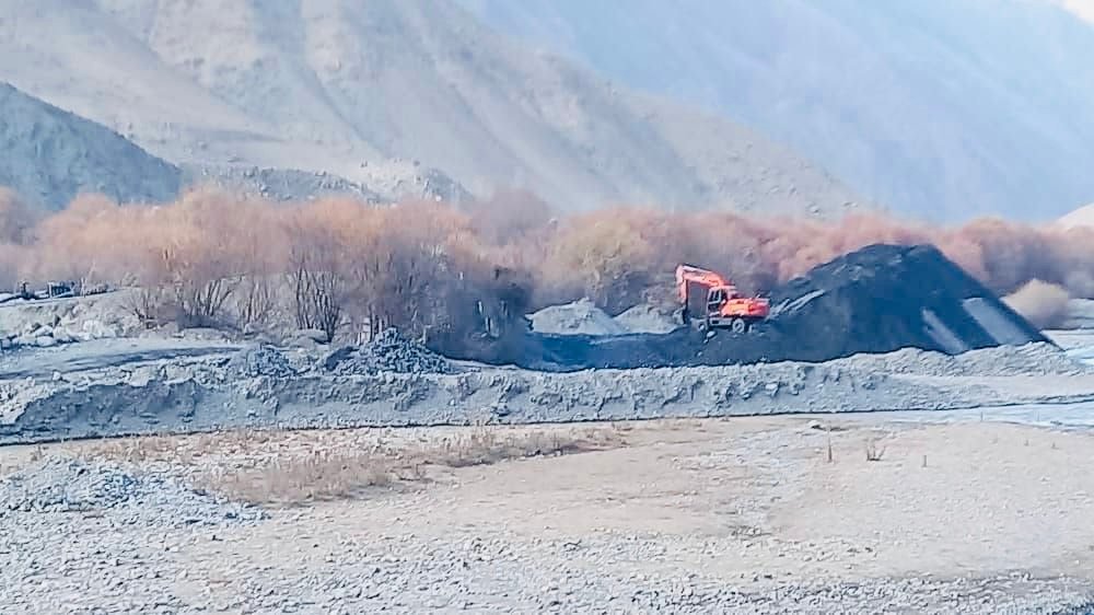 استخراج غیرمسوولانه&zwnj; طلا؛ فاجعه&zwnj; خاموش در دل کشم و تگاب