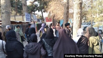 طالبان برای ششمین روز پیاپی مانع ورود زنان به شفاخانه&zwnj;های هرات شدند