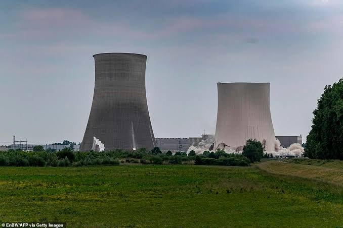 آلمان دو برج خنک&zwnj;کننده نیروگاه هسته&zwnj;ای گوندرمینگن را تخریب کرد