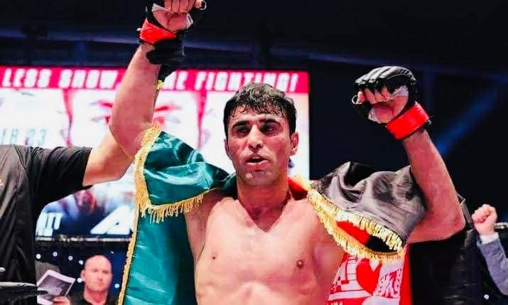 &lrm; احمد ولی هوتک در مسابقه MMA در  بلاروس به پیروزی رسید