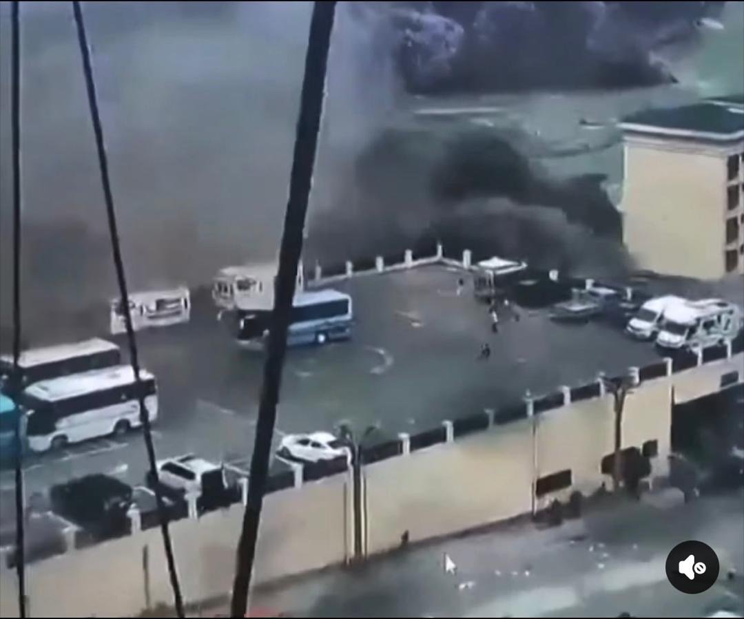 سیلاب مرگبار در مرز نپال و تبت؛  دها جسد پیدا شد و صدها تن پاپدید هستند