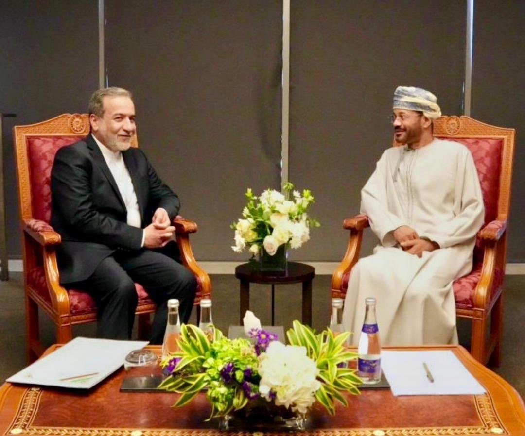 ايرنا: عراقچى پيشنهاد توافق هسته&zwnj;اى ایران را به وزير خارجه عمان تحويل داد