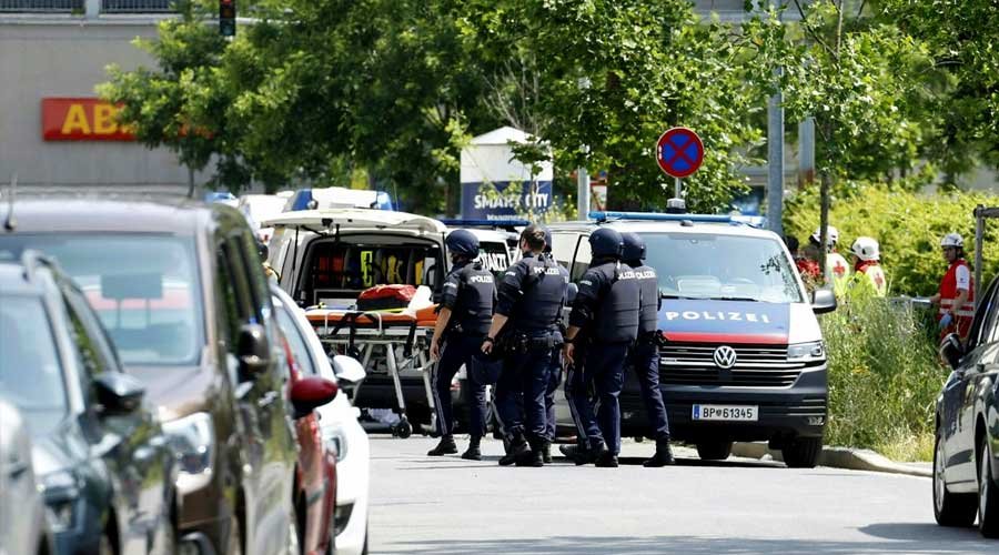 تراژدی خانوادگی در اتریش؛ مادر دختر خردسال خود را زیر گرفت