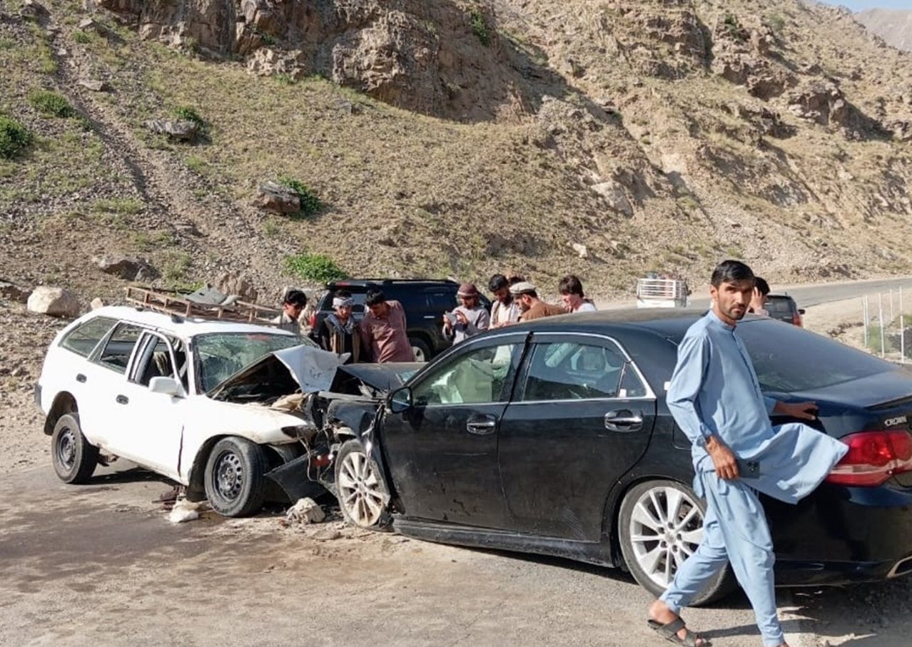 دو تن در برخورد دو موتر در شاهراه فیض&zwnj;آباد&ndash;بهارک جان باختند