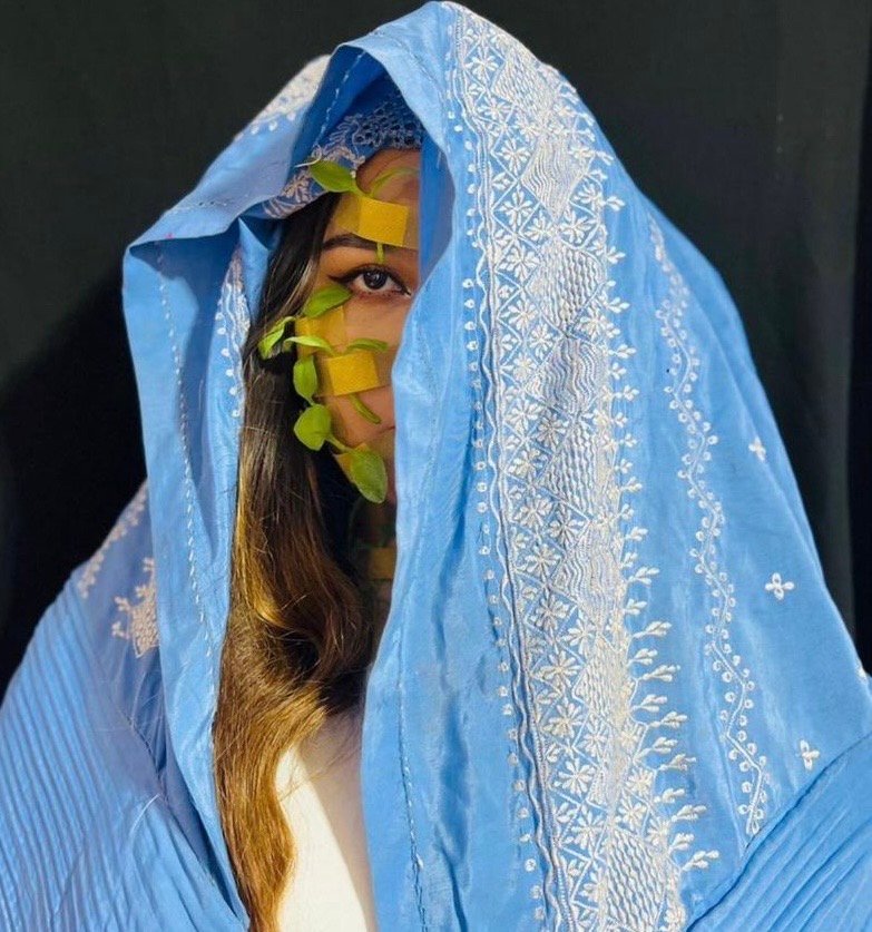 دستانی برای نان، دلی برای شعر