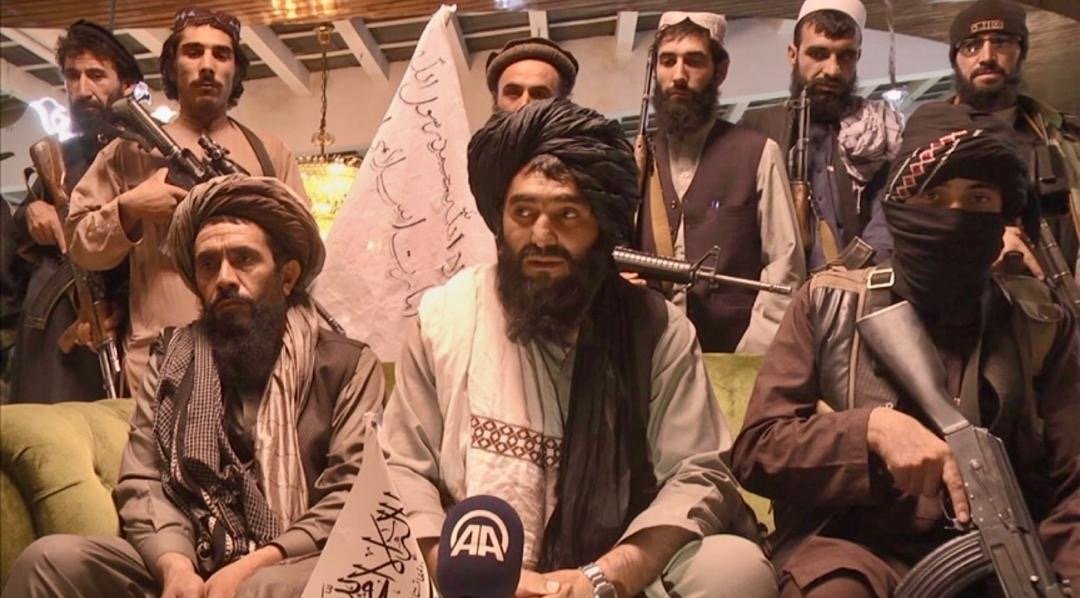 آرزوهای دفن&zwnj;شده؛ از کراوات همافران تا بازگشت جمعی به آغوش طالبان