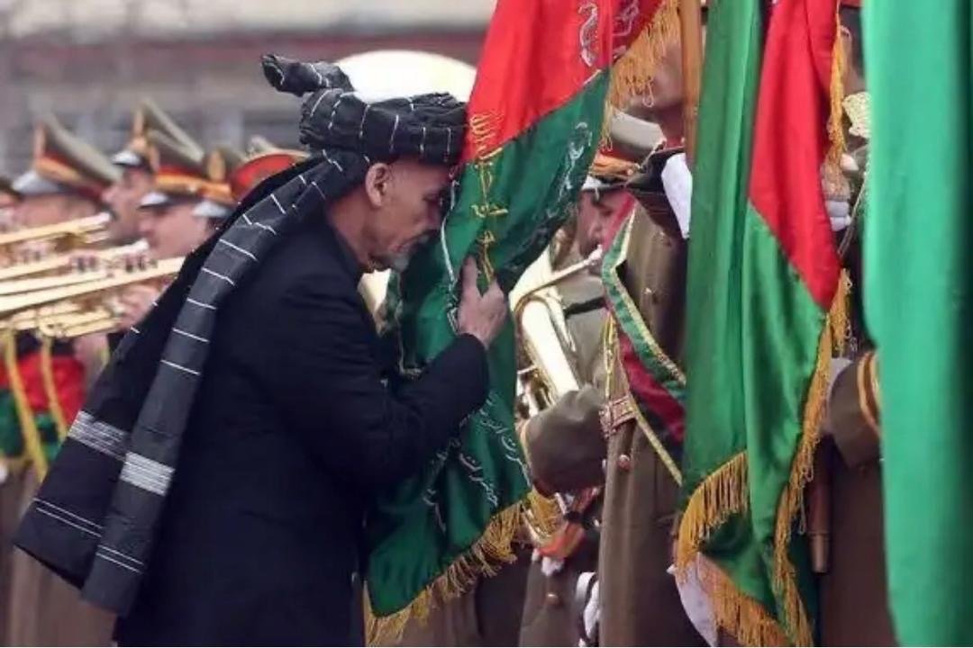روز ملی بیرق؛ اشرف غنی روز ملی بیرق را تبریک گفت