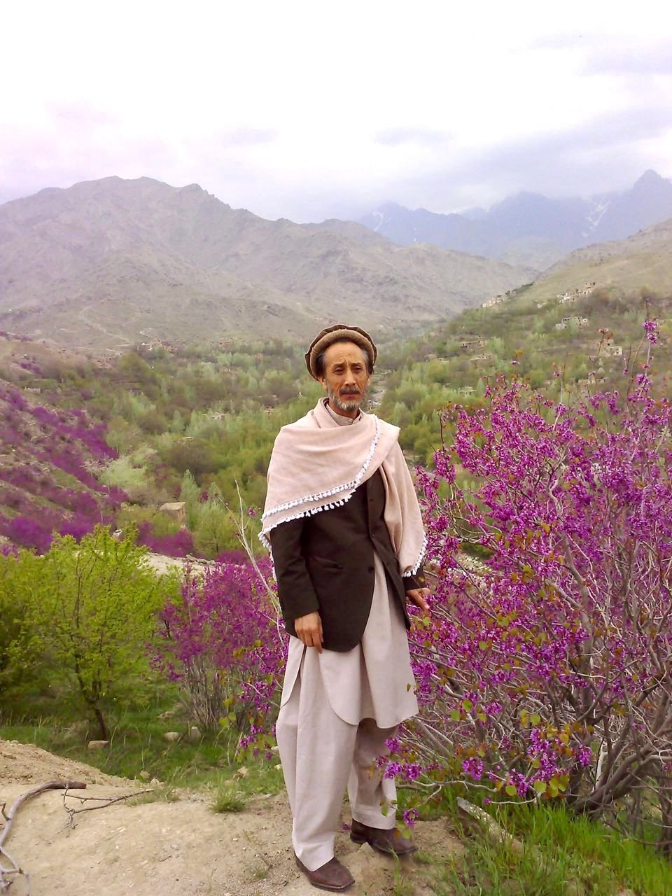 شعر، ترجمه و پژوهش؛ سه حوزه اصلی فعالیت&zwnj;های محمد افسر رهبین