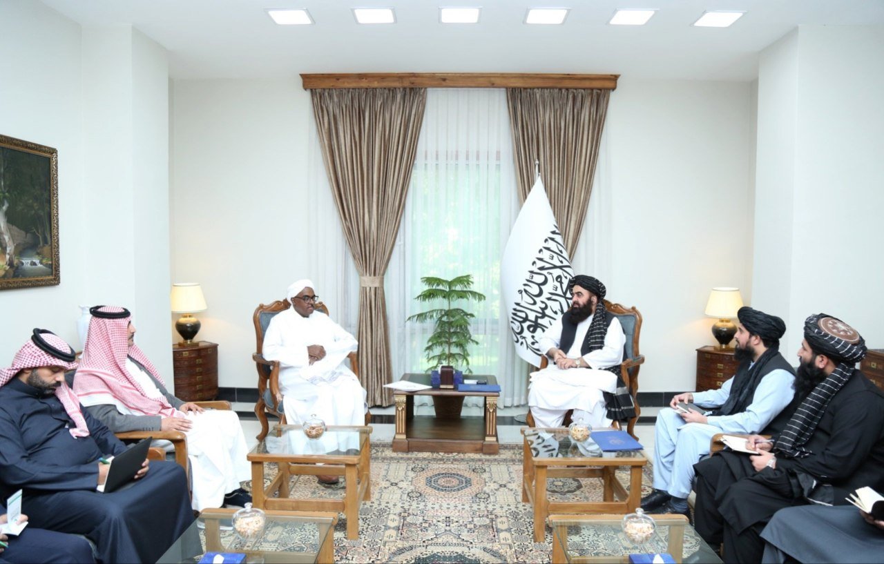 متقی: اختلافات با پاکستان باید از راه گفتگو حل شود