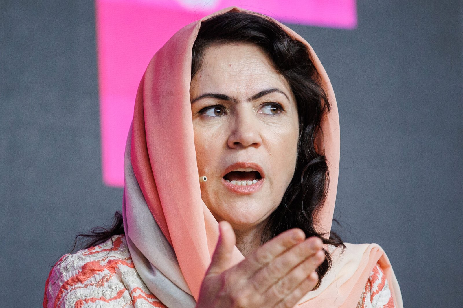 کوفی از معترضان هرات خواست که تسلیم فشارهای طالبان نشوند