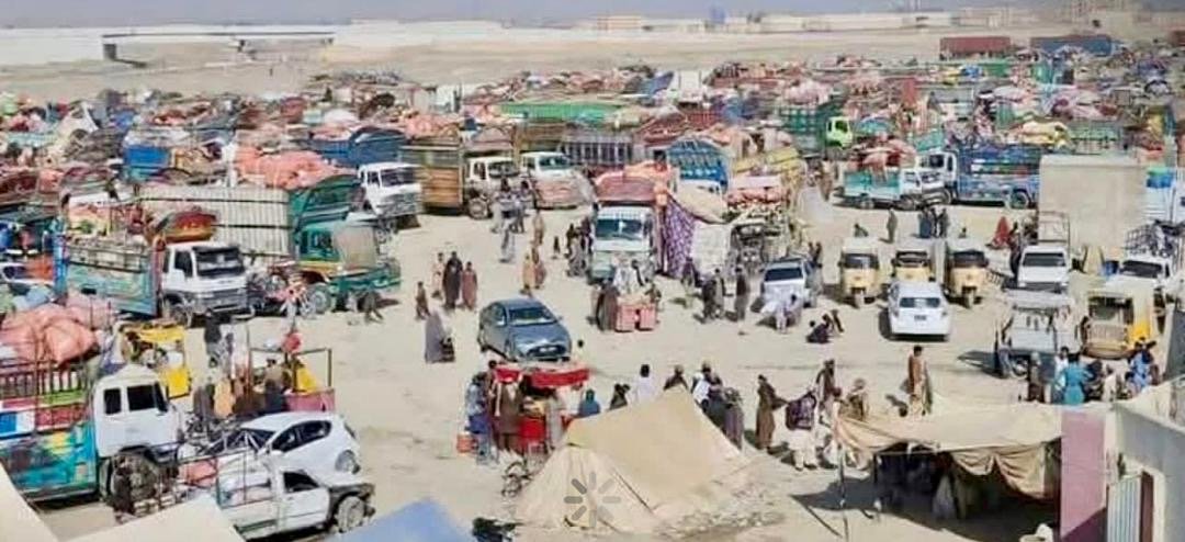 سه مهاجر افغانستانی پس از ۱۵ روز گیر ماندن در مرز پاکستان جان باختند