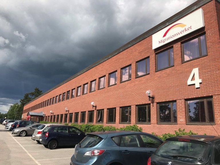 معلم &laquo;افغان&raquo; در سویدن پس از ابراز حمایت از طالبان از وظیفه برکنار شد