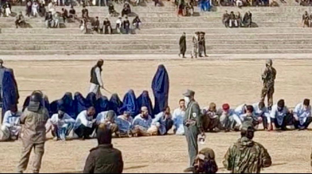 طالبان در روز جهانی حقوق بشر، چهار زن و هشت مرد را شلاق زدند