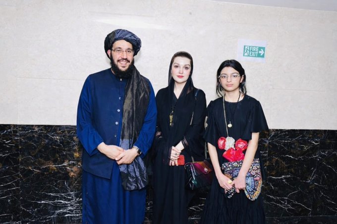 دو چهره طالبان؛ لبخند در خارج، محدودیت در داخل