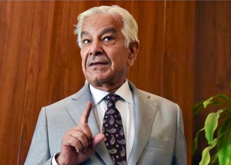 خواجه آصف: امریکا پاکستان را تنها گذاشت