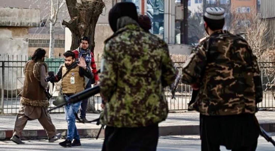 پنج سال پس از بازگشت طالبان؛  وعده آزادی رسانه&zwnj;ها جای خود را به محدودیت داد