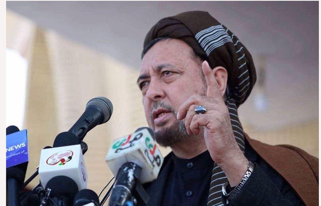 محمدمحقق: حذف زبان ازبکی دشمنی طالبان با هویت