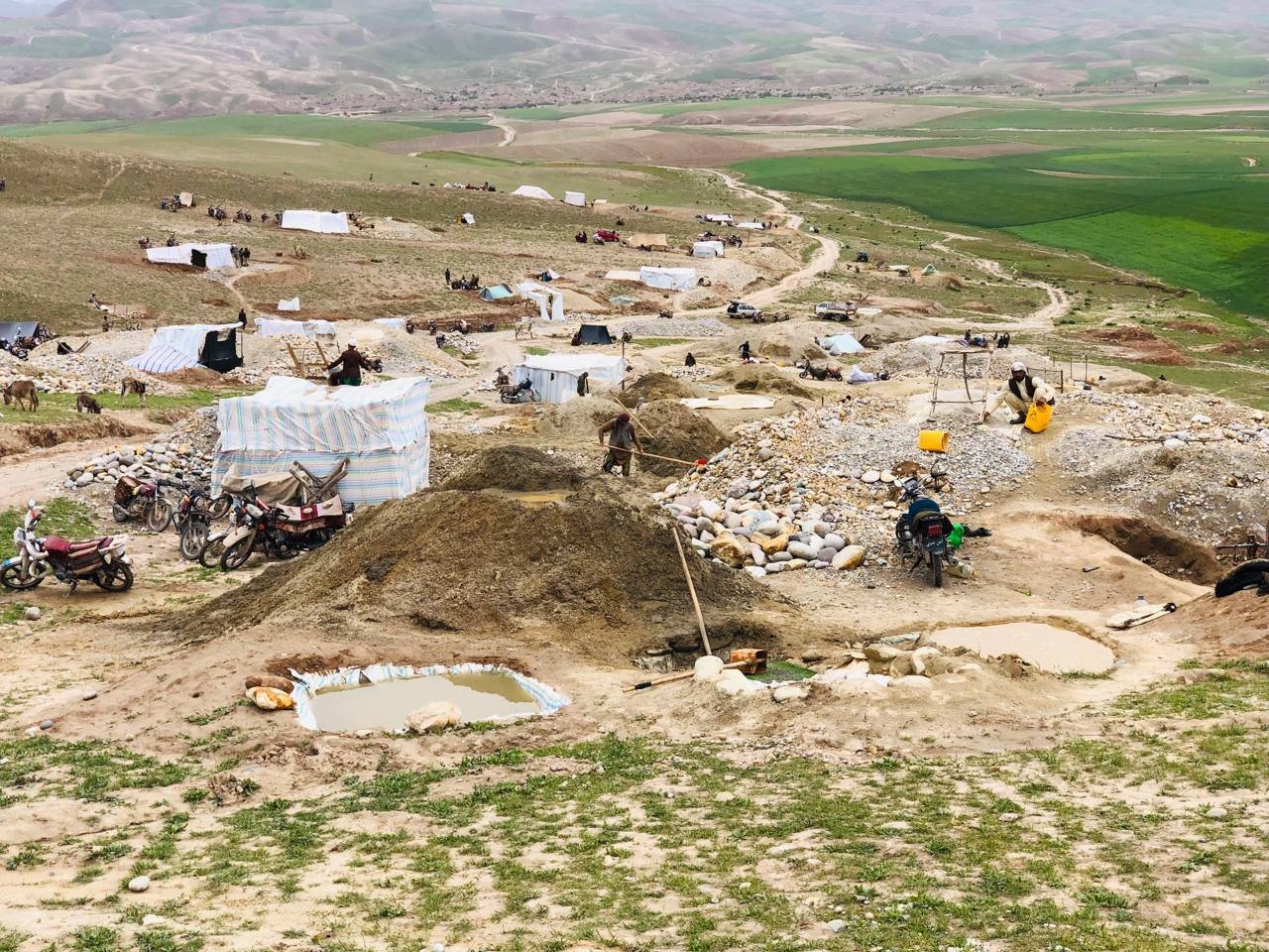 چاه&zwnj;آب زیر سایه استخراج؛ طالبان پس از تغییر مقام&zwnj;ها حفاری طلا را از سر گرفتند