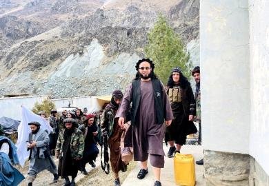 حمله داخلی در طالبان؛ جمعه فاتح هدف تیراندازی محافظ خود قرار گرفت