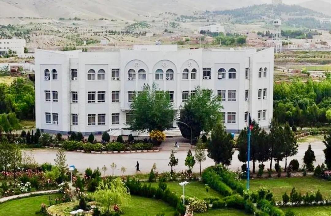 رییس دانشگاه هرات استادان مستعفی را تهدید و استعفای آنان را نپذیرفت