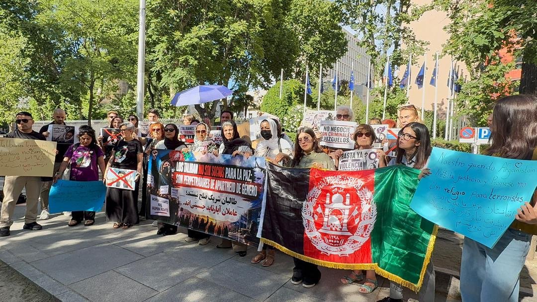 Protesters in Spain Call for an End to the Legitimization of the Taliban